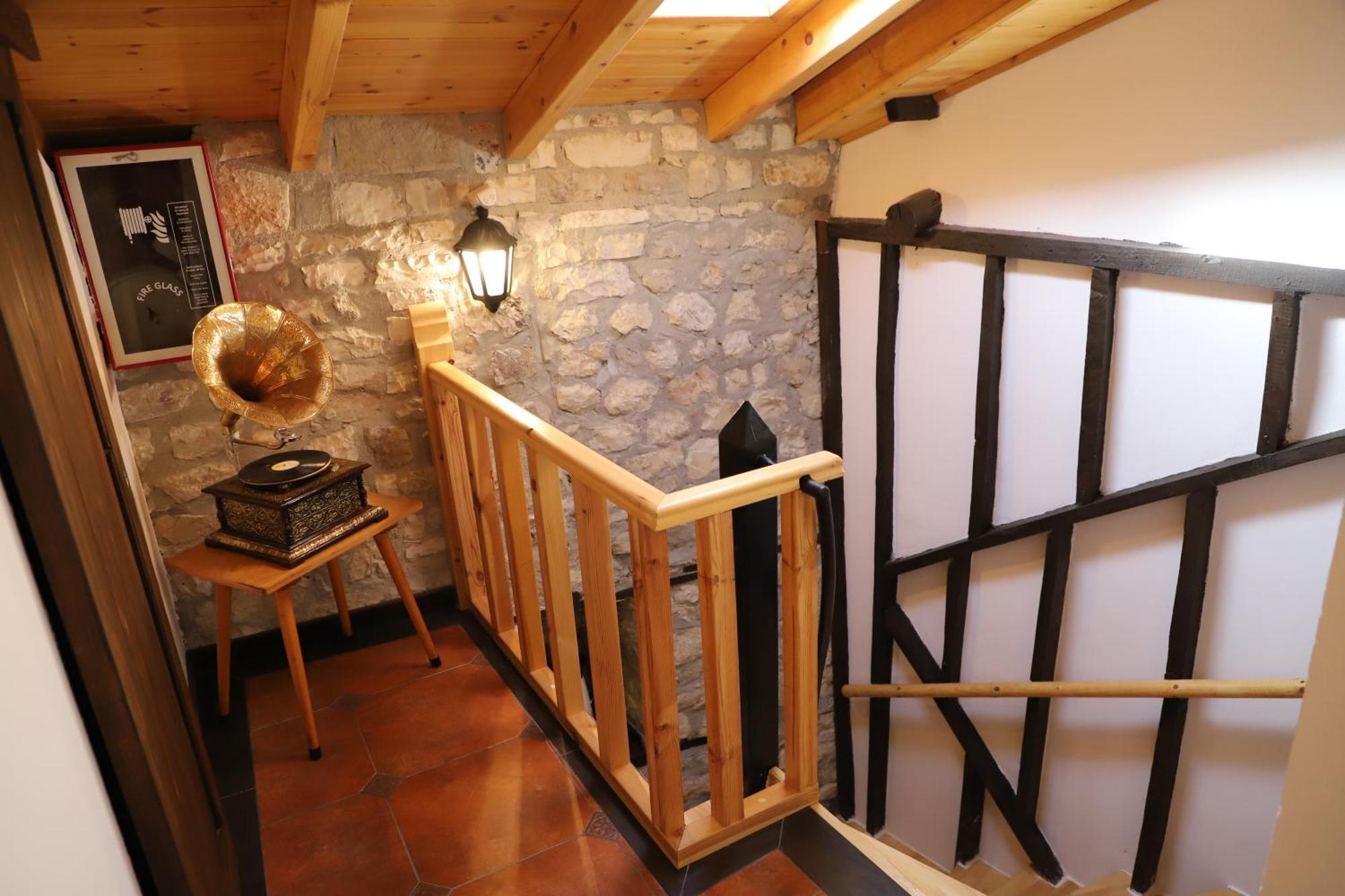 Vila Art Berat Castle Exterior foto